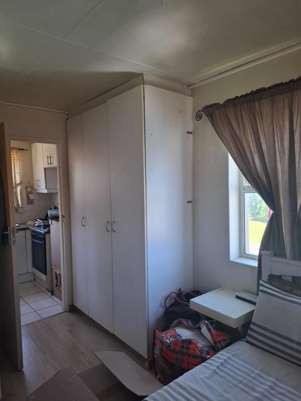 To Let 1 Bedroom Property for Rent in Oakdale Western Cape